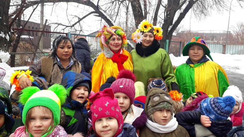 "Зимние забавы" Цель: формировать  у детей ценностное отношение к здоровью и стремление использовать подвижные игры